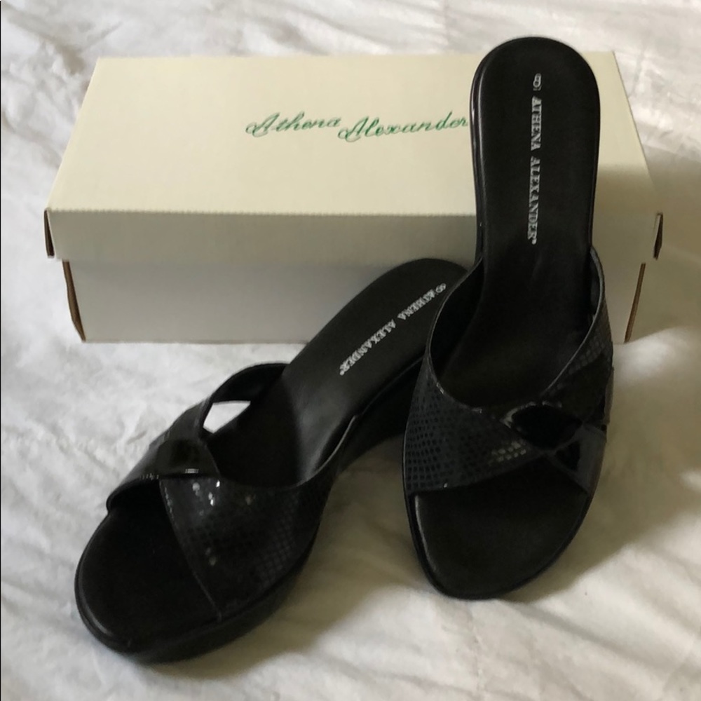 Never worn Athena Alexander Black Sandals Size 8